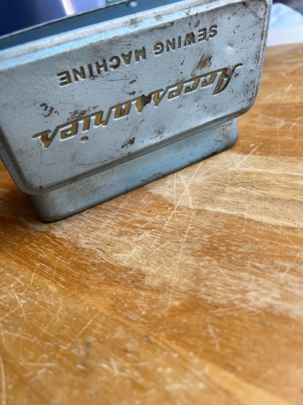 Vintage Silver Sewing Machine Accessories Tin Collectible - Picture 11 of 15